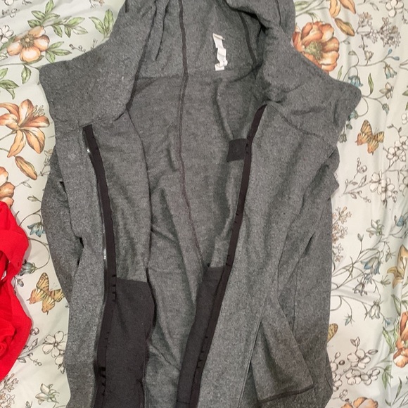 LULULEMON WRAP ZIP SWEATER - Picture 2 of 4